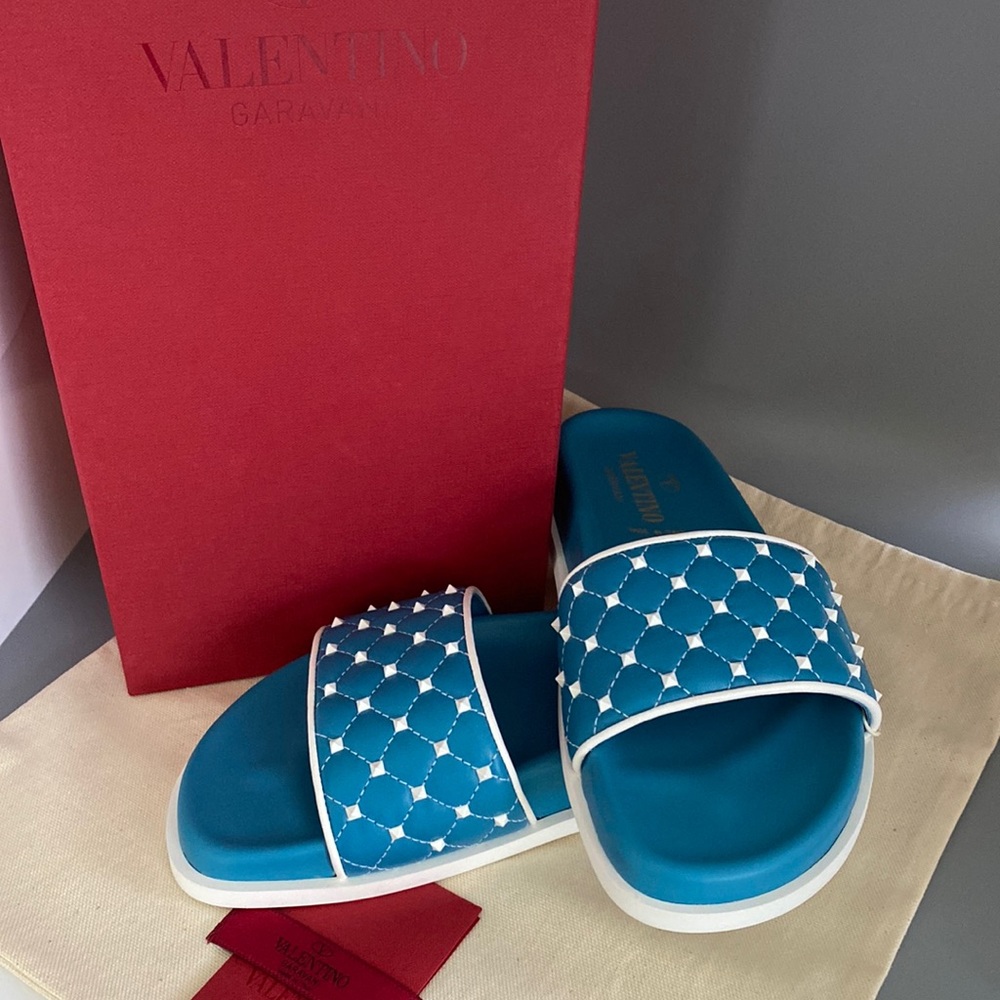 NWT Valentino Rockstud Spike Pool Slides Sandals